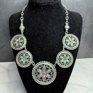 🚨3 for $15🚨 Silver Tone Necklace with Rhinestone Accents